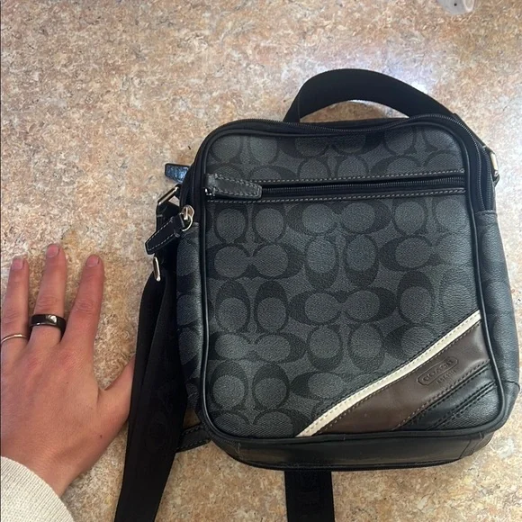 Coach Shoulder Bag 70394 - Picture 5 of 5